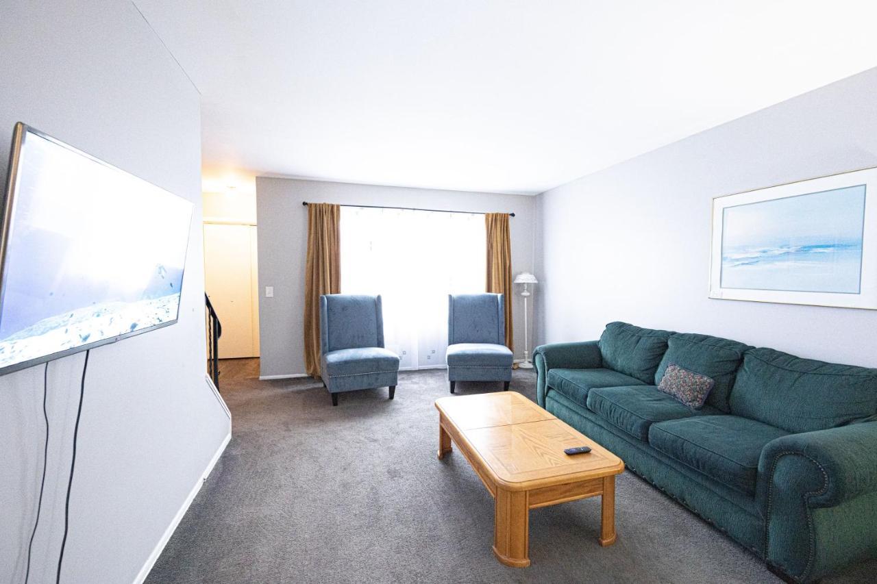 Cheerful Home With Free Parking And Wifi Rochester Exterior photo